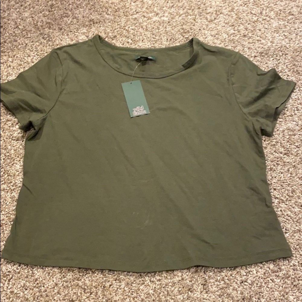 Cropped tee